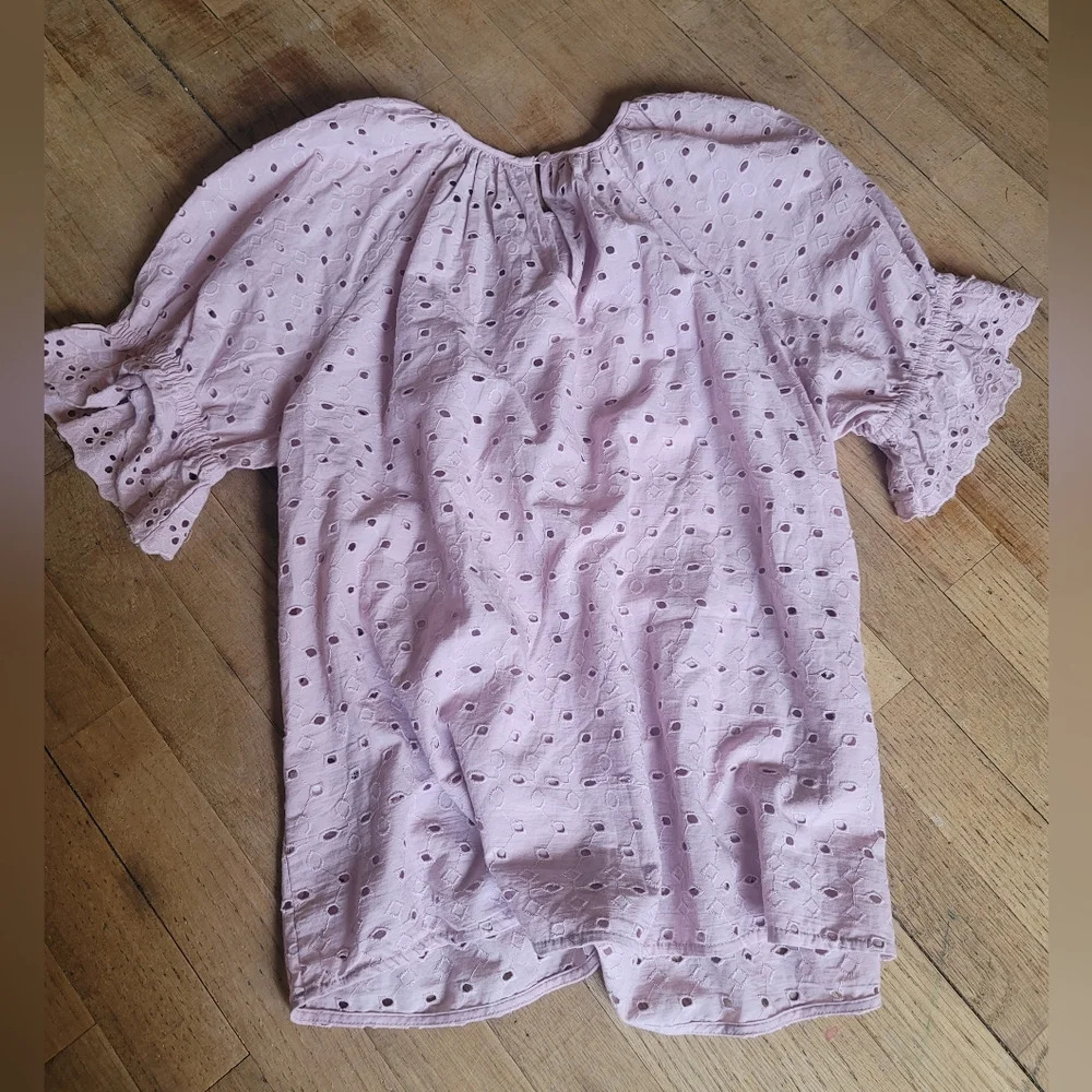 Universal Thread Women's Lilac‎ Eyelet Puff Sleeve Blouse, Size M - Picture 7 of 9